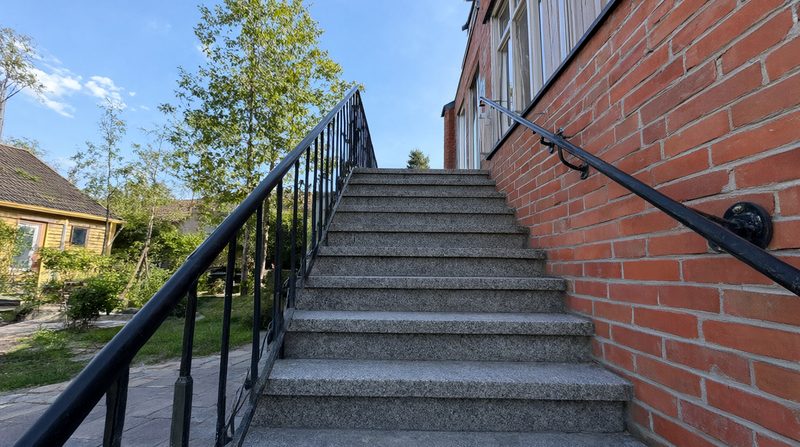 Räcken och ledstänger